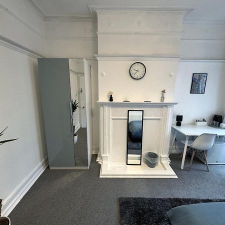 Cosy Double Rooms A Stones Throw From Wembley Stadium London Exteriör bild
