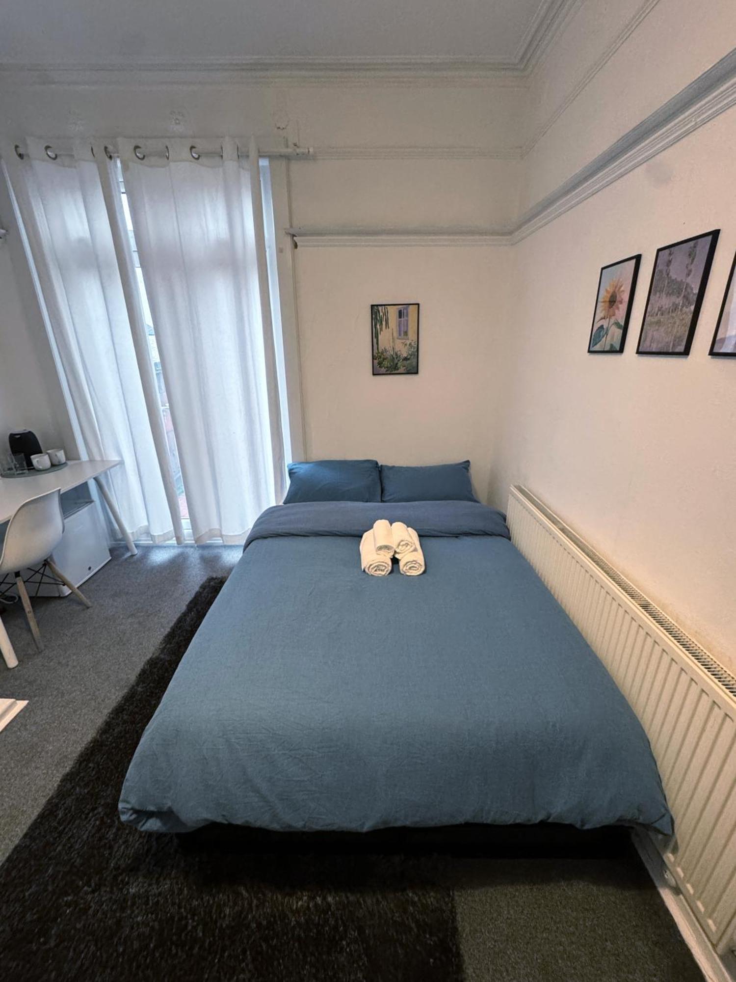 Cosy Double Rooms A Stones Throw From Wembley Stadium London Rum bild