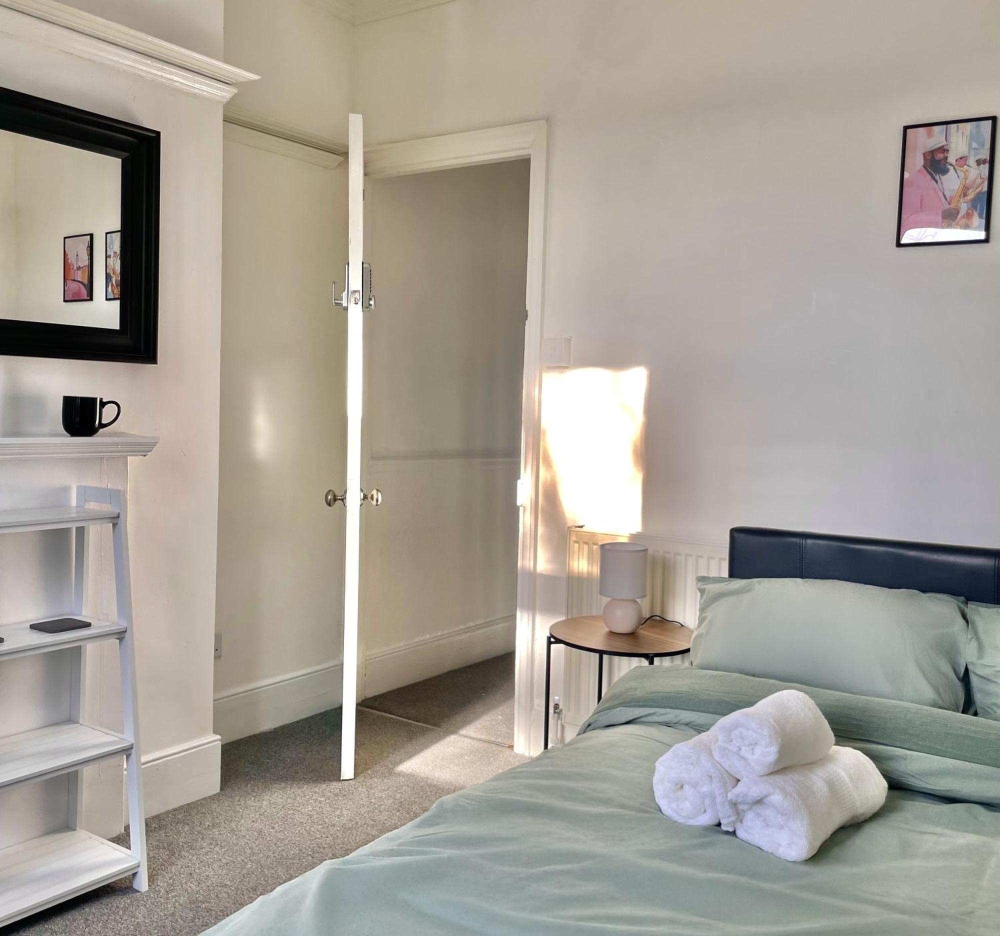 Cosy Double Rooms A Stones Throw From Wembley Stadium London Rum bild