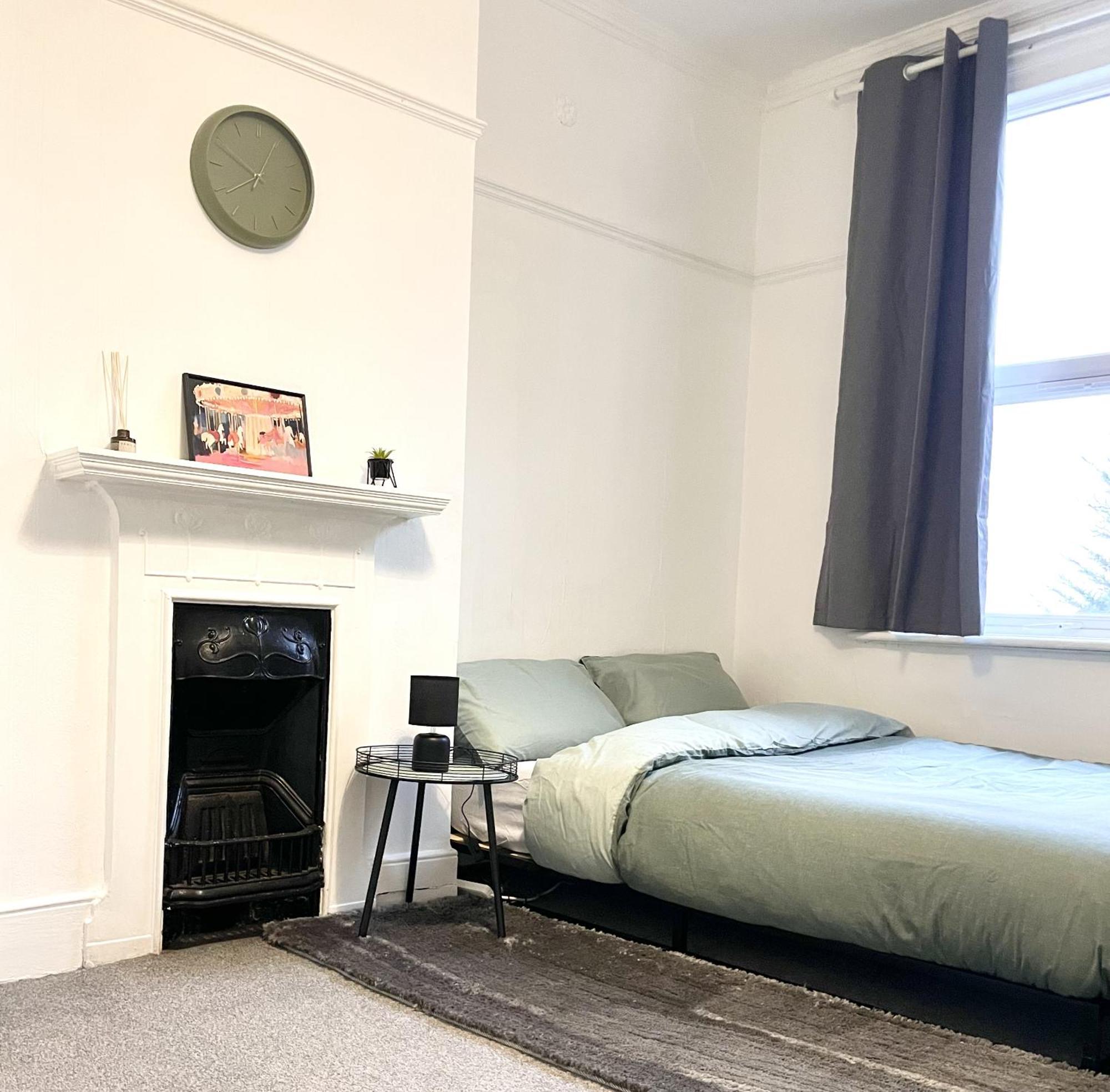 Cosy Double Rooms A Stones Throw From Wembley Stadium London Exteriör bild