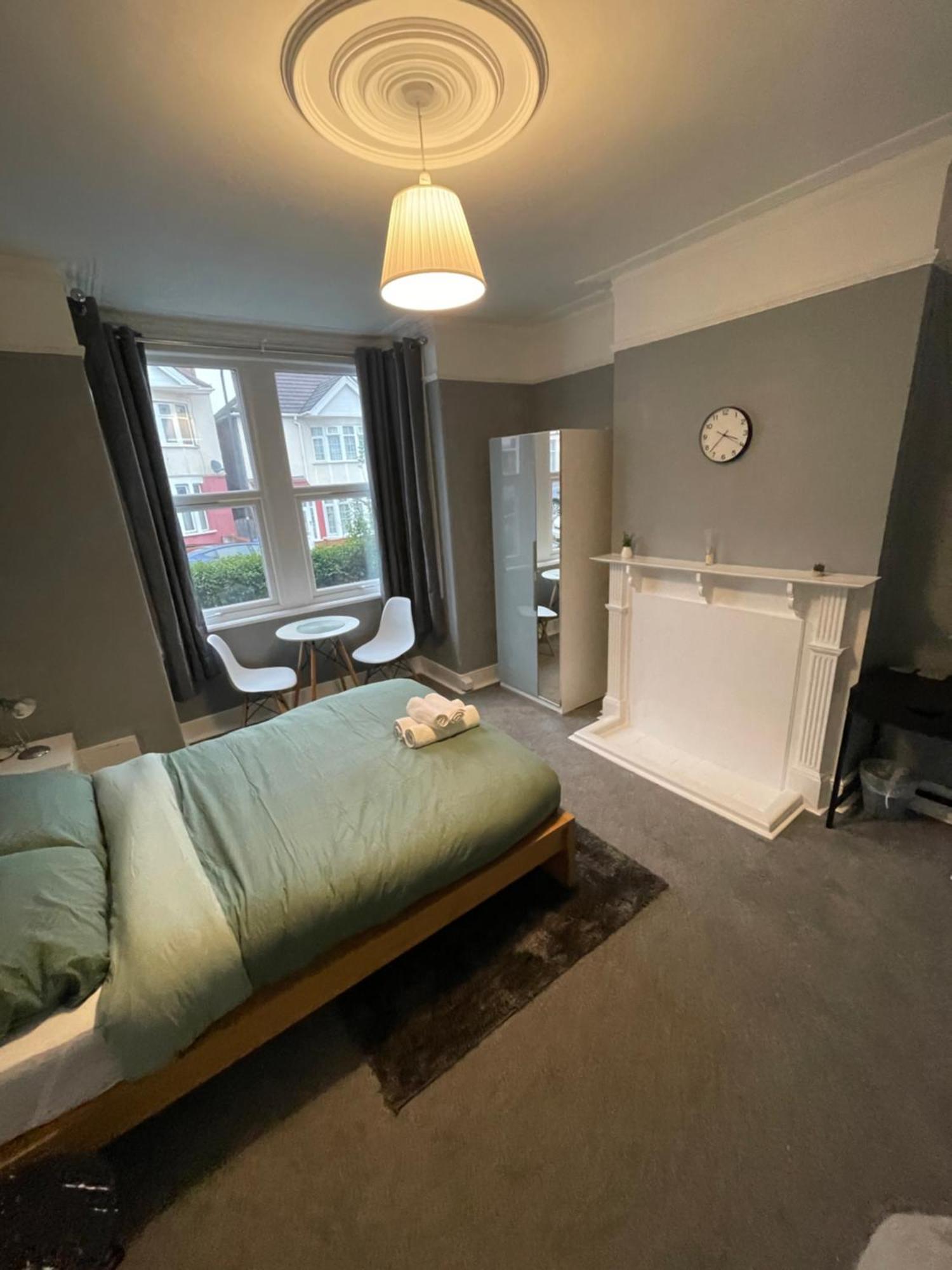 Cosy Double Rooms A Stones Throw From Wembley Stadium London Exteriör bild